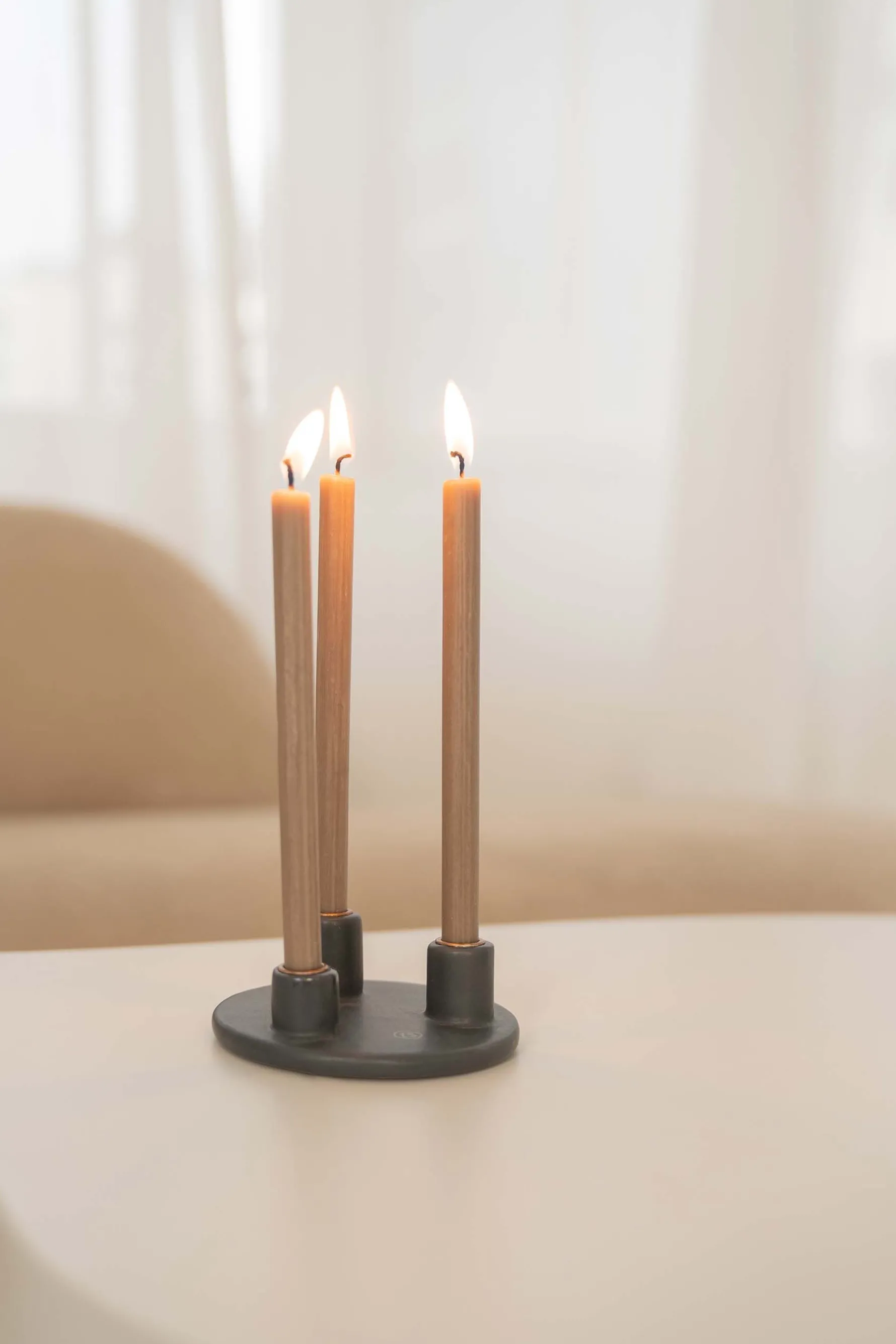 zusss keramieken kandelaar voor 3 smalle kaarsjes antracietgrijs